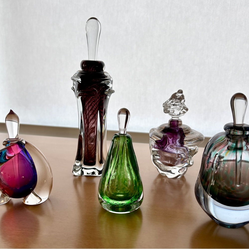 Hand-Blown Green Glass Perfume Bottle - Decorative Home Art